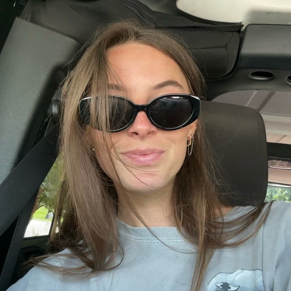 adelinehebert